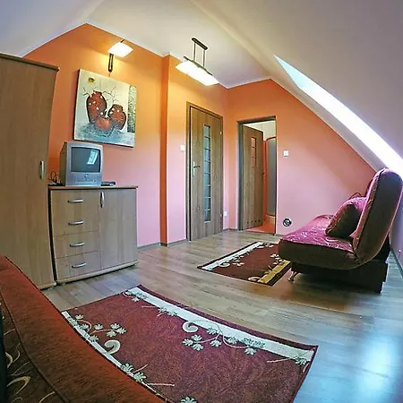 Сasa de vacaciones Sleeps 10 *